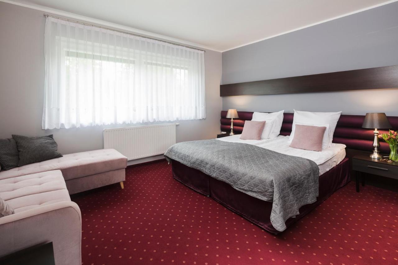 Noce I Dnie Hotell Postołowo Exteriör bild