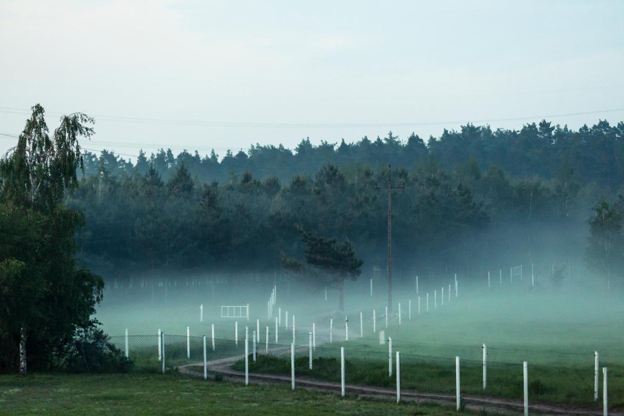 Noce I Dnie Hotell Postołowo Exteriör bild