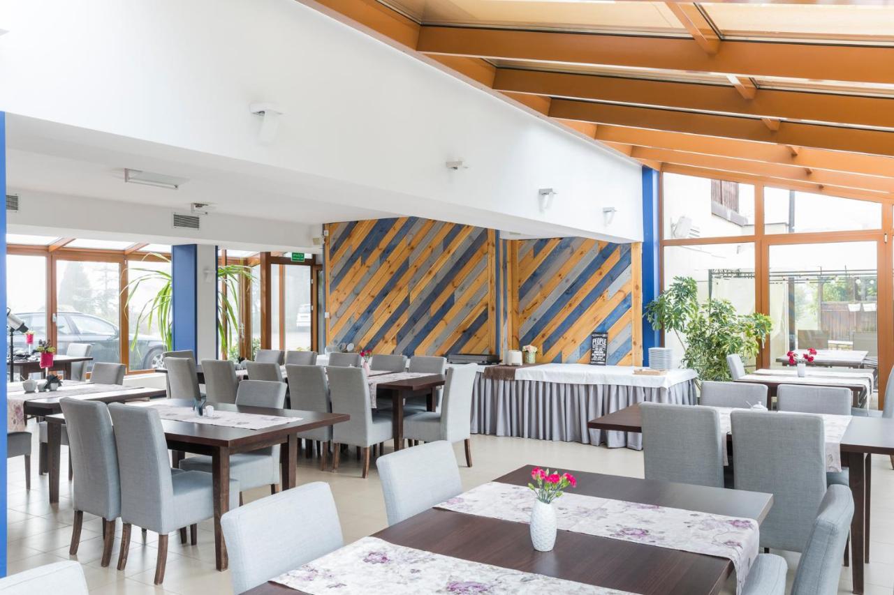 Noce I Dnie Hotell Postołowo Exteriör bild