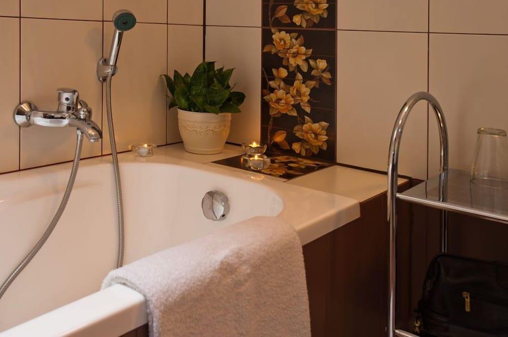 Noce I Dnie Hotell Postołowo Exteriör bild